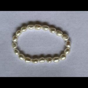 Helzberg diamond elastic pearl bracelet